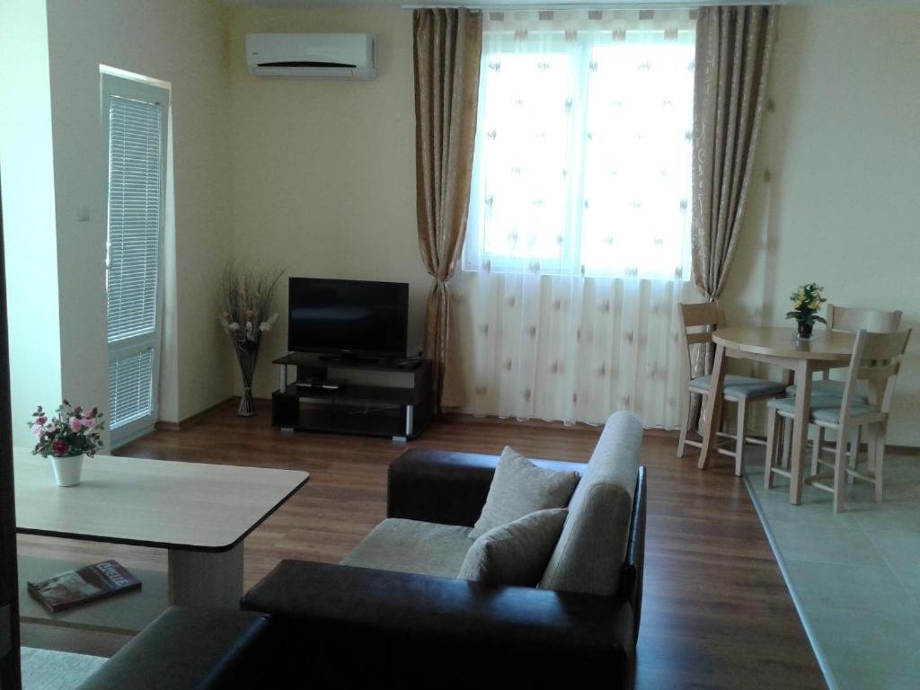 סוזופול Stephanovy Guest House מראה חיצוני תמונה